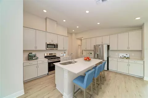 Kitchen - 12373 Oak Hill Way, Parrish, FL 34219 photo 1 of 6