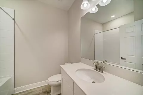 Bath - 12369 Oak Hill Way, Parrish, FL 34219 photo 3 of 4