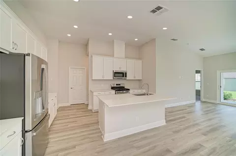 Kitchen - 12369 Oak Hill Way, Parrish, FL 34219 photo 2 of 6