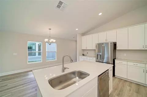 Kitchen - 12369 Oak Hill Way, Parrish, FL 34219 photo 5 of 6