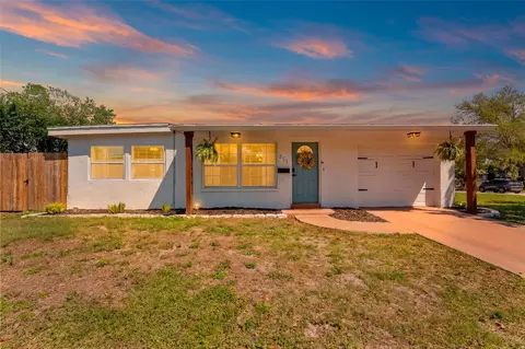 251 Davison Ave NE, Saint Petersburg, FL 33703