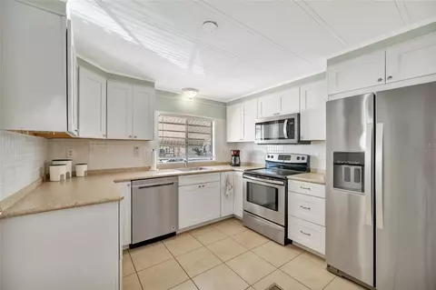 110 E Saint Lucia Loop, Apollo Beach, FL 33572 photo 6