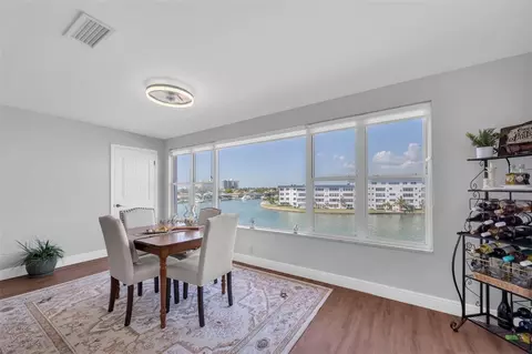 6025 Shore Blvd S #405, Gulfport, FL 33707