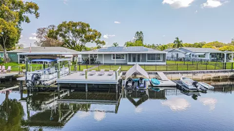 1125 Fernwood Dr, Holiday, FL 34690