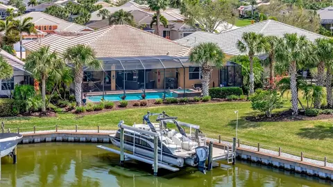 1022 Kestrel Ct, Bradenton, FL 34208
