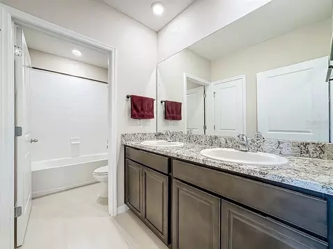 Bath - 13071 Brookside Moss Dr, Riverview, FL 33579 photo 6 of 7