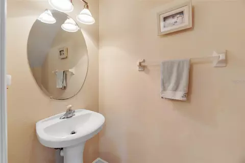 Bath - 4916 Barnstead Dr, Riverview, FL 33578 photo 1 of 3