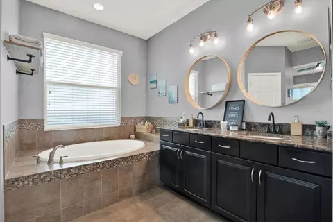Bath - 7217 Blue Beech Dr, Riverview, FL 33578 photo 2 of 5