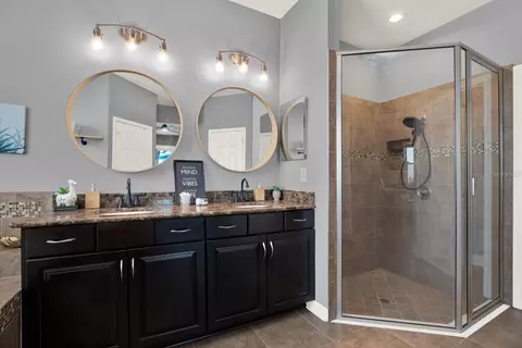 Bath - 7217 Blue Beech Dr, Riverview, FL 33578 photo 4 of 5