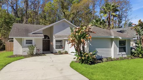 812 Crestridge Dr, Tarpon Springs, FL 34688