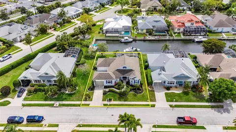 4720 Clipper Dr, Bradenton, FL 34208