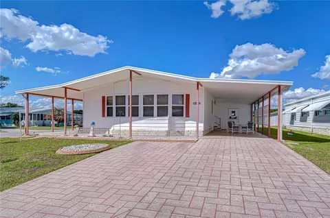 35909 Bueno Dr, Zephyrhills, FL 33541