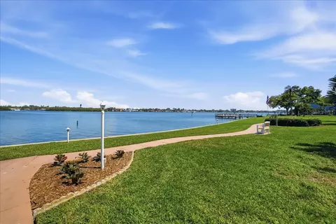 1847 Shore Dr S #119, South Pasadena, FL 33707