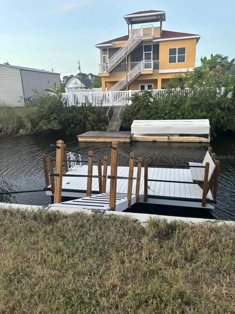 7325 Maryland Ave, Hudson, FL 34667