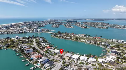 27 Dolphin Dr, Treasure Island, FL 33706