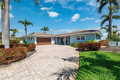 2540 E Bay Isle Dr SE, Saint Petersburg, FL 33705