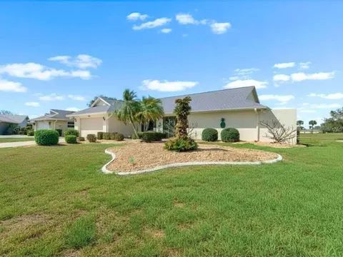 2111 W View Dr, Sun City Center, FL 33573