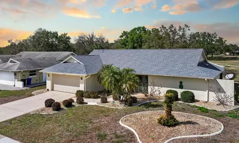 2111 W View Dr, Sun City Center, FL 33573