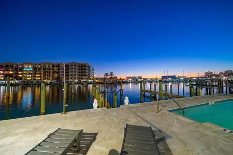 211 Dolphin Pt #201, Clearwater, FL 33767
