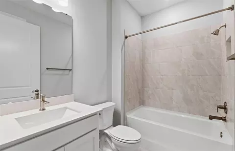 Bath - 13504 Canyon Ridge Rd, Spring Hill, FL 34610 photo 2 of 3