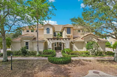 1435 Emerald Dunes Dr, Sun City Center, FL 33573