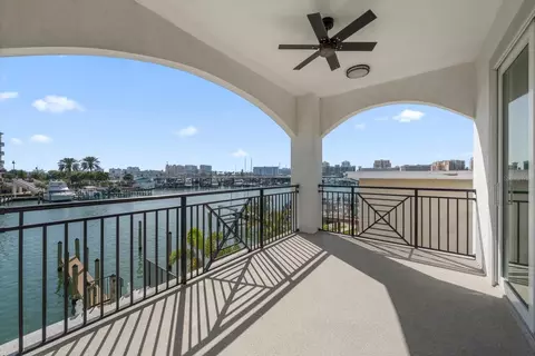 211 Dolphin Pt #203, Clearwater, FL 33767