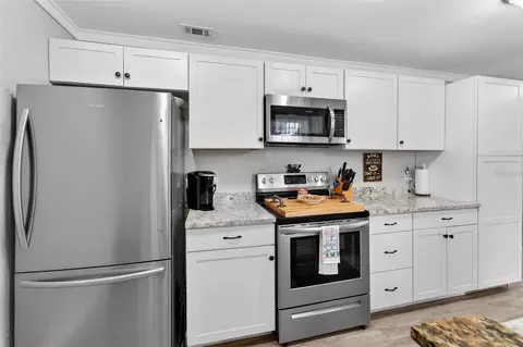 Kitchen - 12300 Parrish Cemetary Rd, Parrish, FL 34219 photo 6 of 6