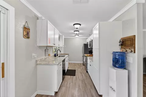 Kitchen - 12300 Parrish Cemetary Rd, Parrish, FL 34219 photo 1 of 6