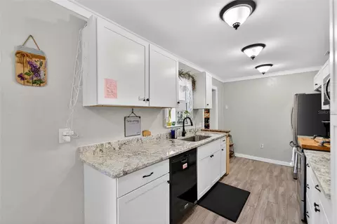 Kitchen - 12300 Parrish Cemetary Rd, Parrish, FL 34219 photo 2 of 6