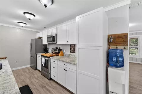 Kitchen - 12300 Parrish Cemetary Rd, Parrish, FL 34219 photo 3 of 6