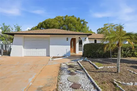 7427 Fireside Dr, Port Richey, FL 34668