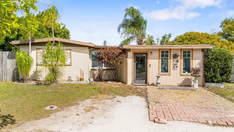 10549 112th Ave, Largo, FL 33773