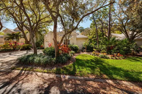 380 Fan Palm Ct NE, Saint Petersburg, FL 33703