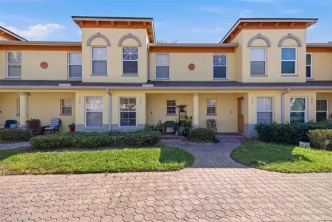 192 Coquina Bay Dr, Saint Petersburg, FL 33705