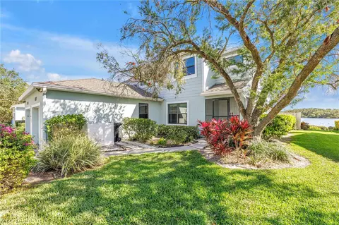 1052 Sanabel Ct NE, Saint Petersburg, FL 33702