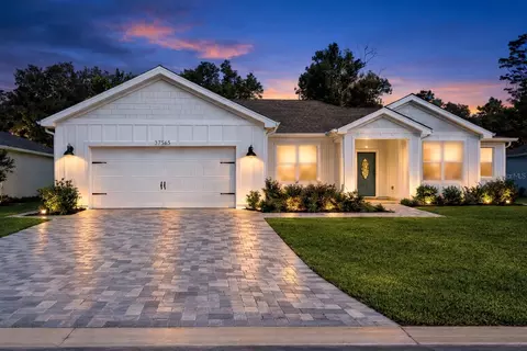 37565 Teri Ct, Dade City, FL 33525