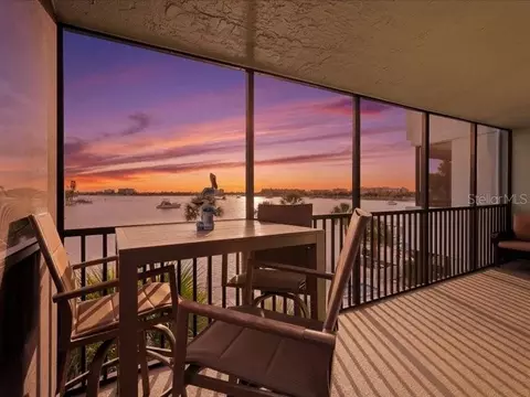 1848 Shore Dr S #301, South Pasadena, FL 33707