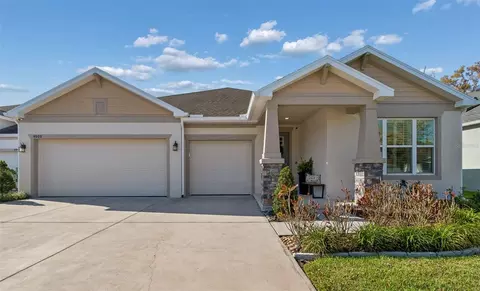 4910 Lakeshore Oaks Ct, Tampa, FL 33624