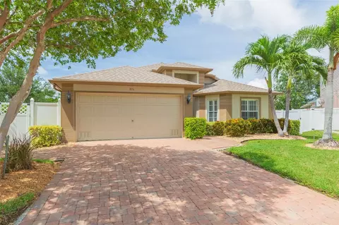 876 Addison Dr NE, Saint Petersburg, FL 33716