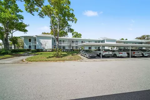 303 Martha Ln #303, Oldsmar, FL 34677