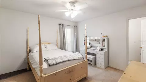 Bedroom - 6111 Heroncrest Ct, Lithia, FL 33547 photo 2 of 4