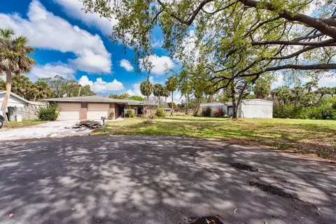 Exterior - 8848 W Millpoint Rd, Riverview, FL 33578 photo 5 of 14