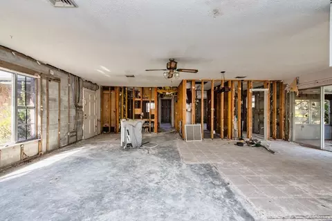 Living - 8848 W Millpoint Rd, Riverview, FL 33578 photo 2 of 2
