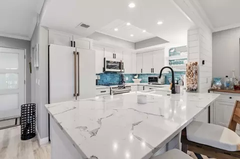 2055 Gulf Of Mexico Dr #G2-213, Longboat Key, FL 34228