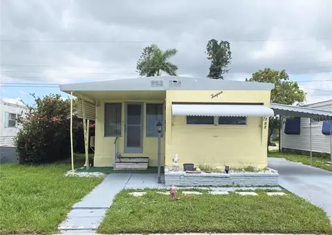 707 49th Avenue Dr W, Bradenton, FL 34207
