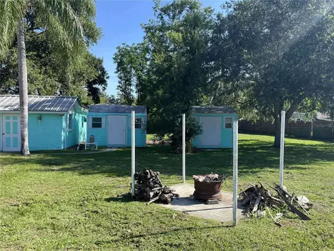 Exterior - 608 Knowles Rd, Brandon, FL 33511 photo 6 of 12