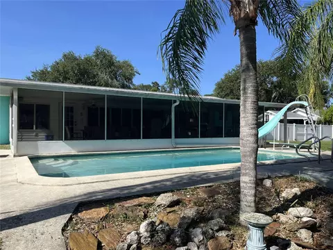 Exterior - 608 Knowles Rd, Brandon, FL 33511 photo 4 of 12
