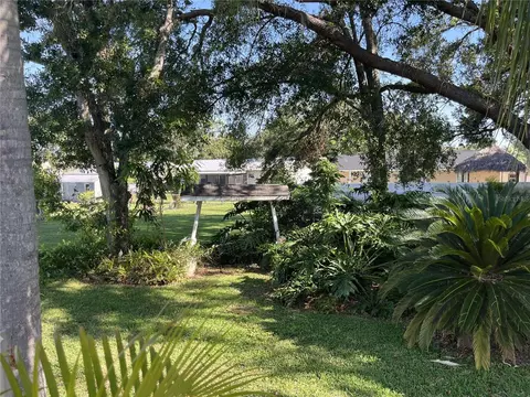 Exterior - 608 Knowles Rd, Brandon, FL 33511 photo 9 of 12