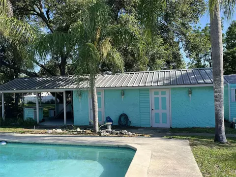 Exterior - 608 Knowles Rd, Brandon, FL 33511 photo 5 of 12