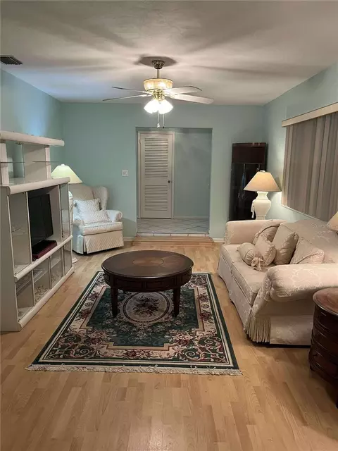 Living - 608 Knowles Rd, Brandon, FL 33511 photo 2 of 7